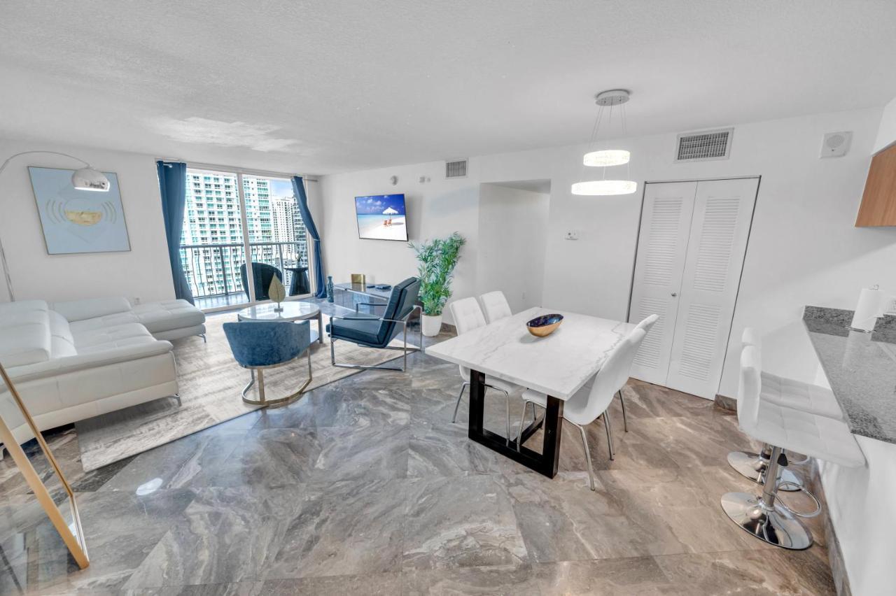 Luxury 2 Bedrooms Brickell Bay Apartment マイアミ エクステリア 写真