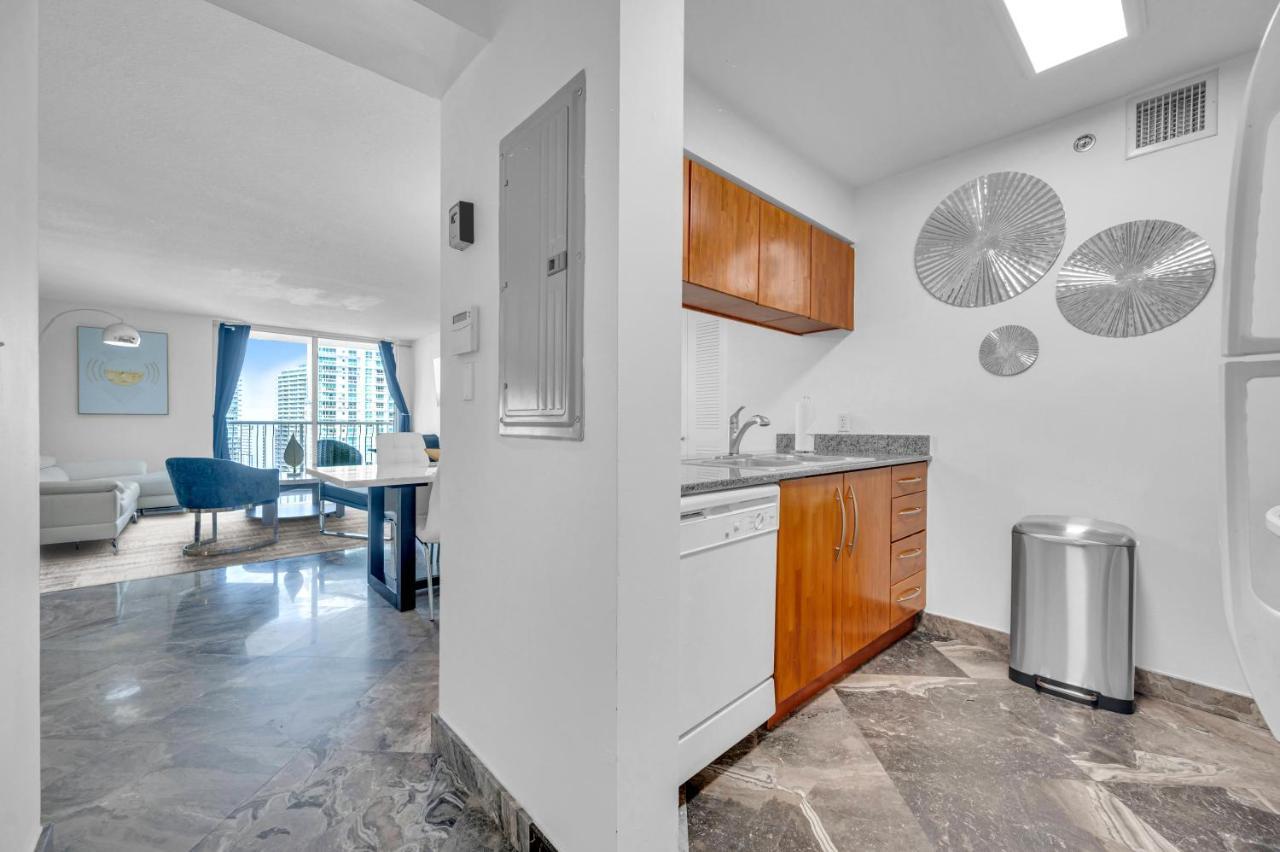 Luxury 2 Bedrooms Brickell Bay Apartment マイアミ エクステリア 写真