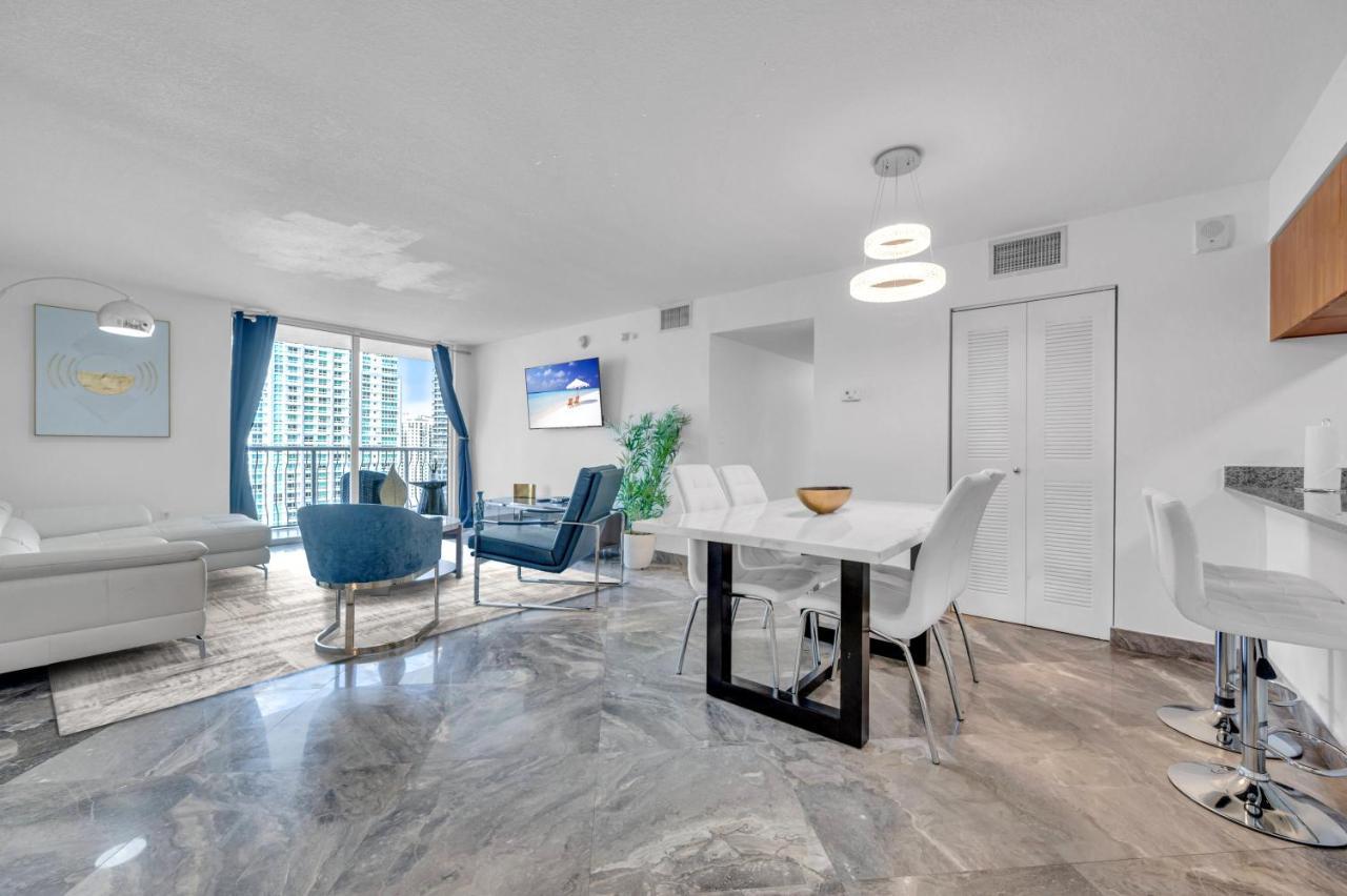 Luxury 2 Bedrooms Brickell Bay Apartment マイアミ エクステリア 写真