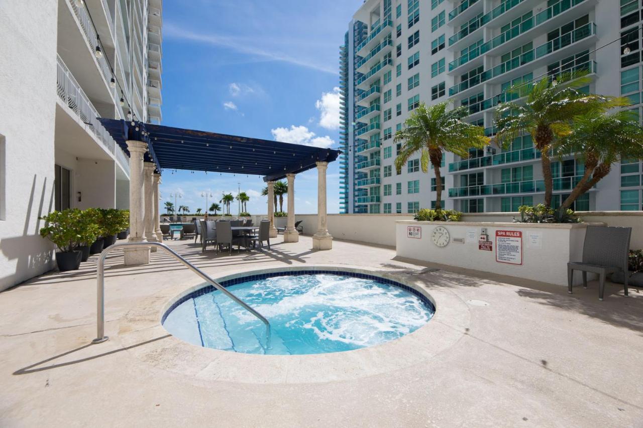 Luxury 2 Bedrooms Brickell Bay Apartment マイアミ エクステリア 写真