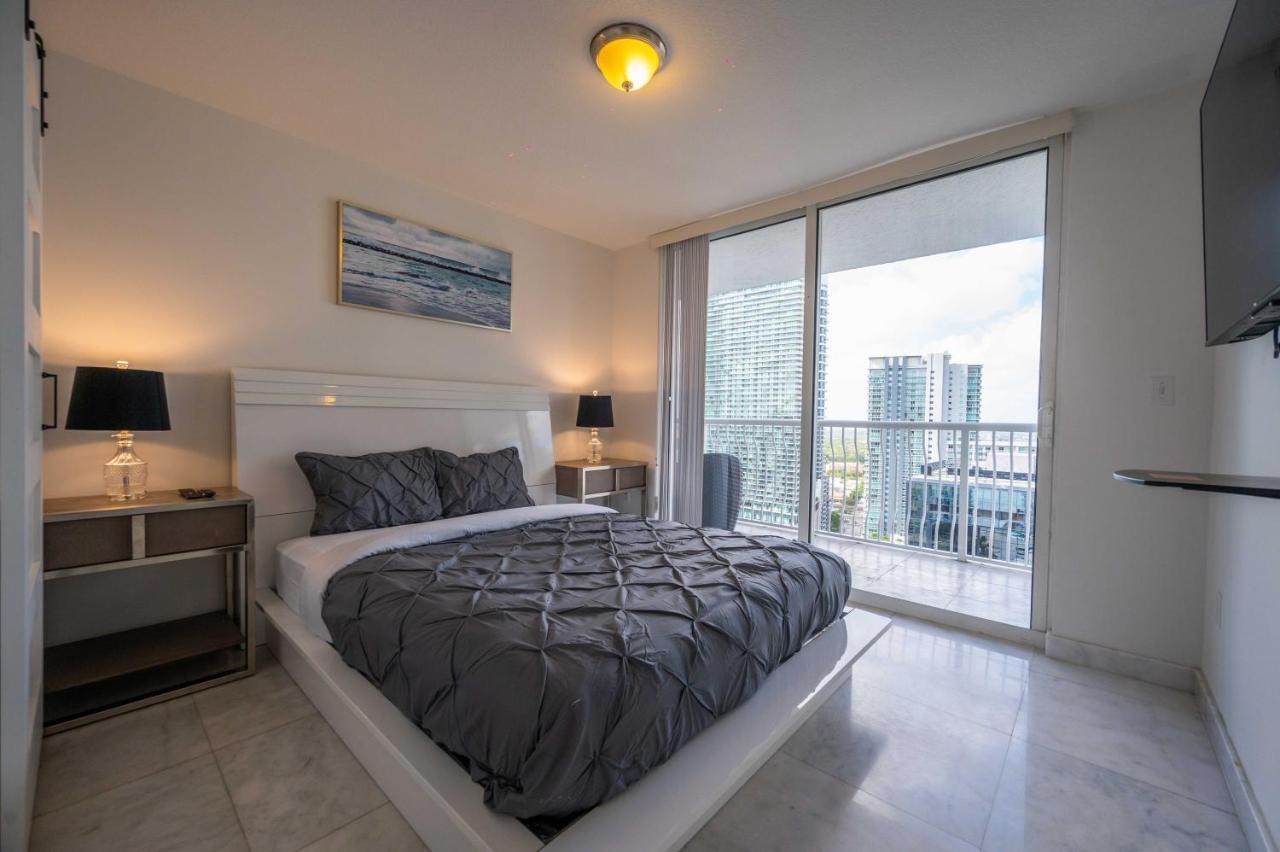 Luxury 2 Bedrooms Brickell Bay Apartment マイアミ エクステリア 写真